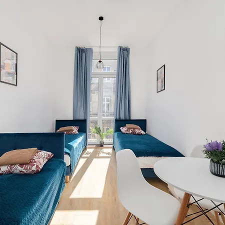 Centrum 5 7 Prochnika 21 公寓式酒店 *